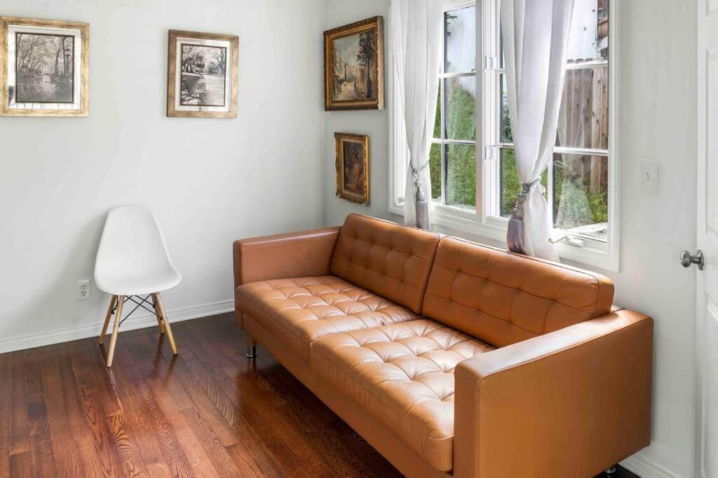 Stunning Mediterranean Mansion In Laurel Canyon 로스앤젤레스 외부 사진