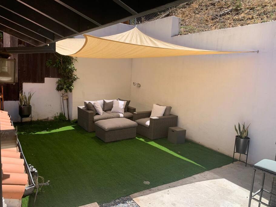 Stunning Mediterranean Mansion In Laurel Canyon 로스앤젤레스 외부 사진