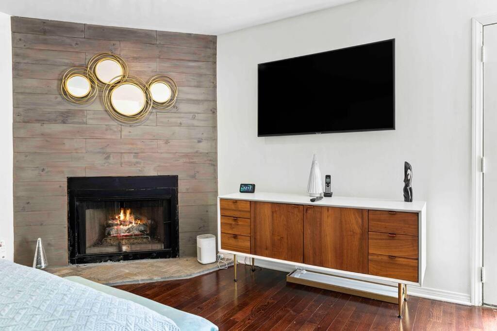 Stunning Mediterranean Mansion In Laurel Canyon 로스앤젤레스 외부 사진